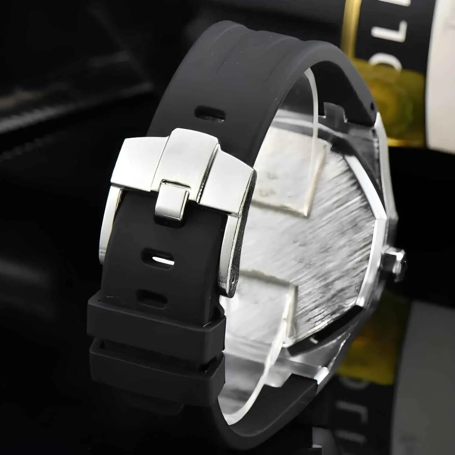 Relógio Masculino Prata Modelo MT-04 Silver